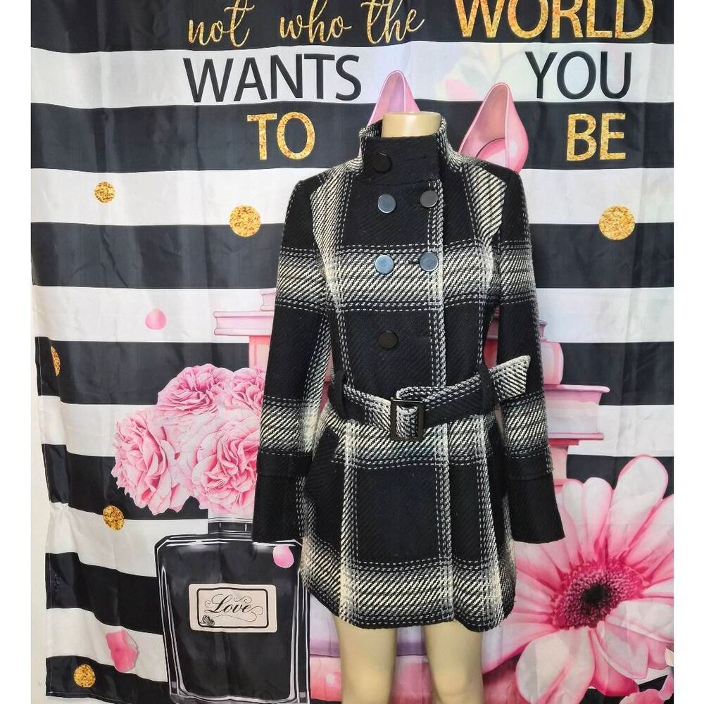 Point Zero Nicole Benisti coat